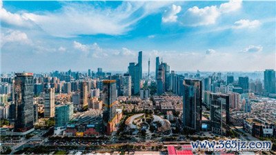  上海商务模特论坛：展现时尚潮流，拓宽商业拓展 